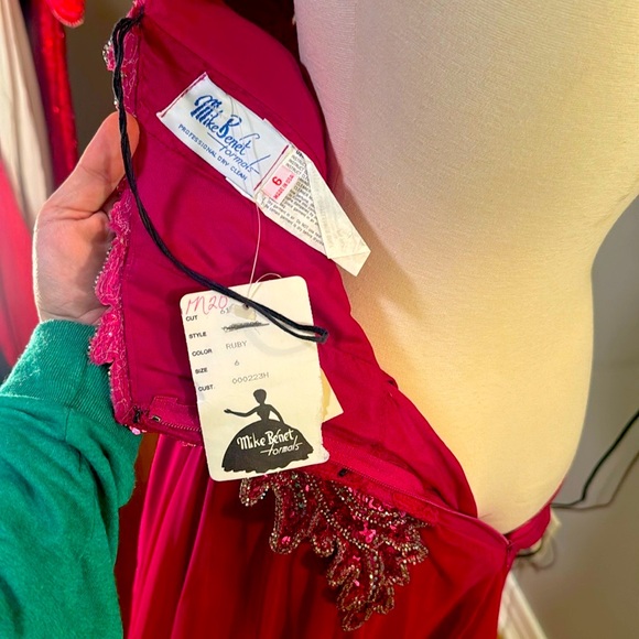 Mike Benet vintage formal sequin and beaded gown - Picture 3 of 8